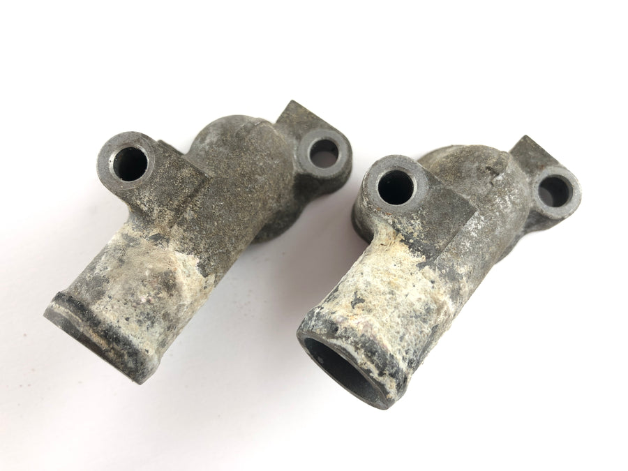 Honda Varadero XL 1000 SD02 [2002] - Flange do líquido de arrefecimento na cabeça do cilindro