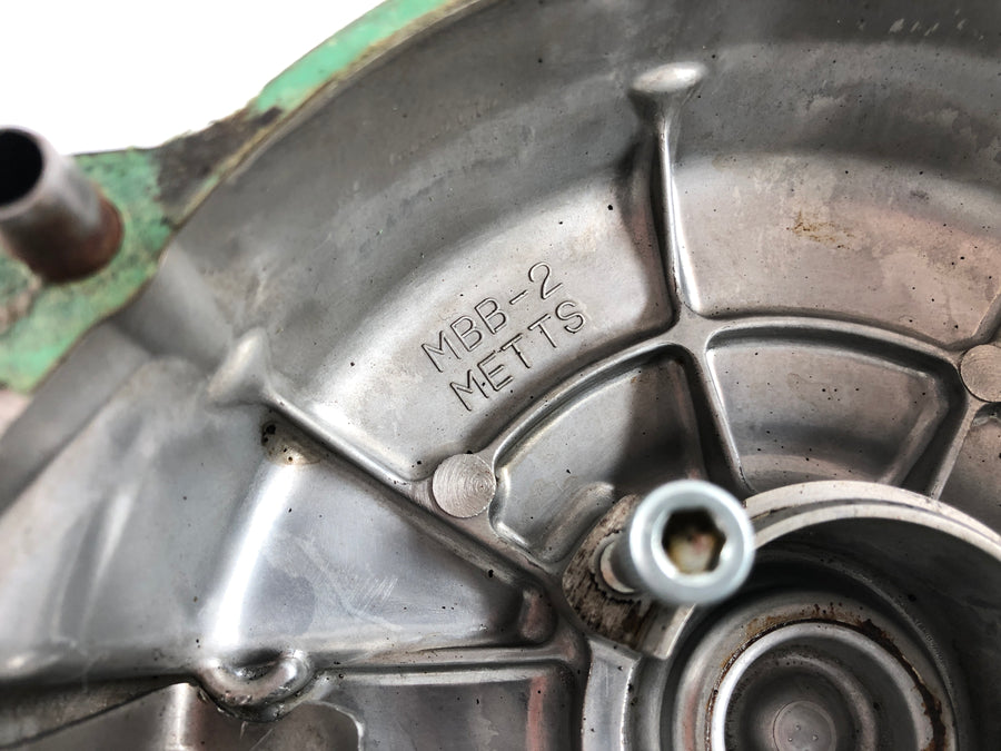 Honda Varadero XL 1000 SD02 [2002] - Tampa do alternador tampa do motor
