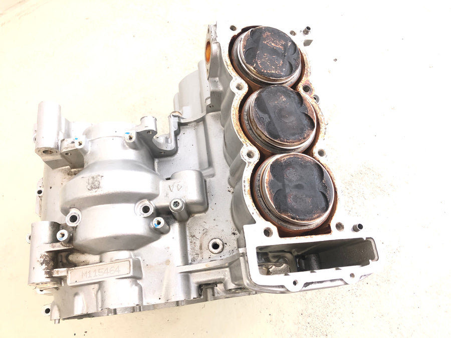 Triumph Sprint 955i RS T695 [2001] - Motor de fuselagem de bloco de motor com pistão