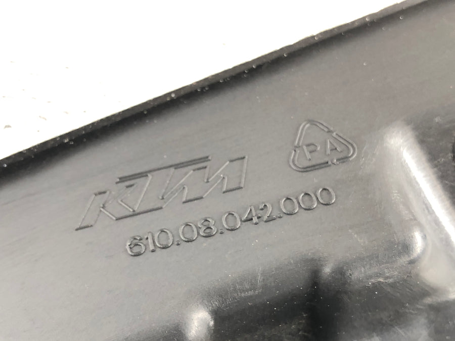 KTM 990 Superduke LC8 EFI [2008] - revestimento traseiro à direita