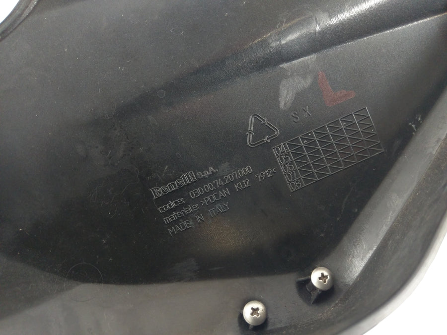 Benelli TNT 1130 Sport [2002] - Tampa do tanque no revestimento do tanque esquerdo