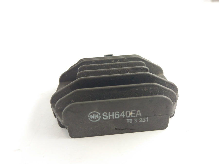 Yamaha YZF 125 RE06 [2011] - Rectifier do controlador