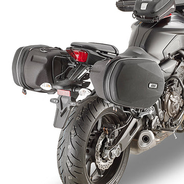Yamaha MT 07 [GIVI] - Espaçador para alforjes EASYLOCK ou alforjes é possível