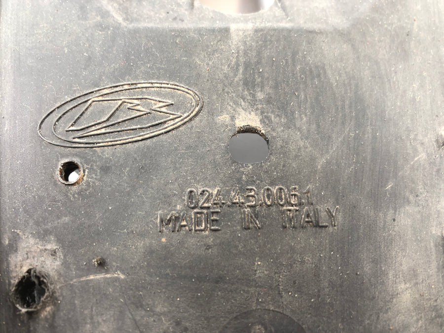 Beta RR 125 [2018] - titular da placa com luz traseira e indicadores