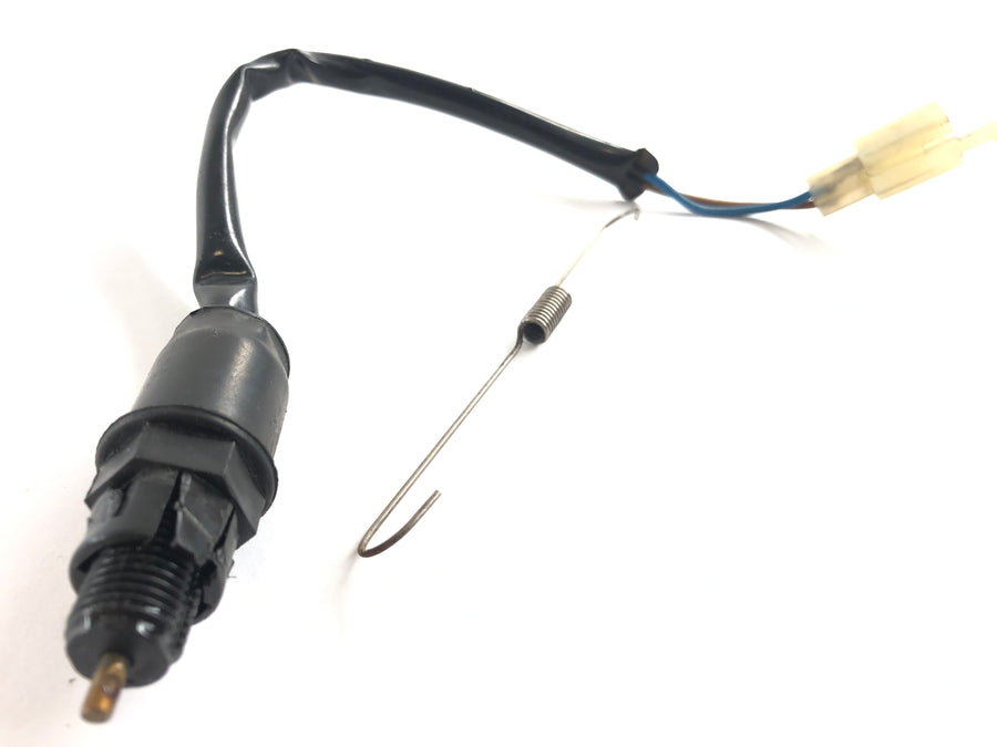 Kawasaki Z 750 ZR750J [2005] - Interruptor da luz de freio na parte traseira