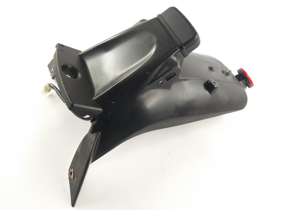 Moto Guzzi Norge 1200 [2008] - titular da placa de proteção contra respingos