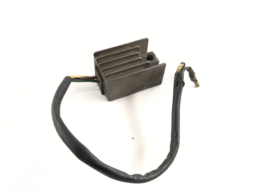 Honda XL 500 R PD02 [1983] - retificador do controlador do alternador