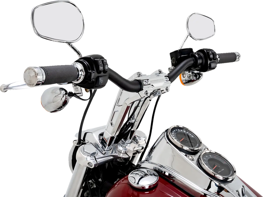 Harley-Davidson Street Bob [PERFORMANCE MACHINE (PM)] – Phatbar & Riser Kit
