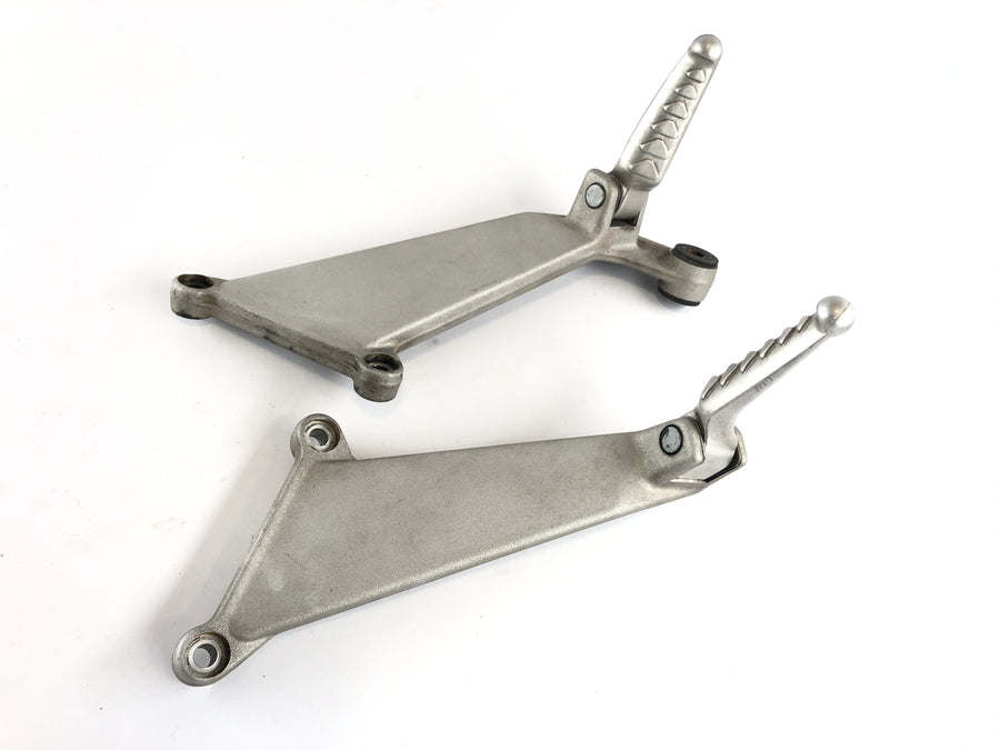 Aprilia Mille RSV 1000 ME [1999] - Pediatric Footes com o conjunto de suporte