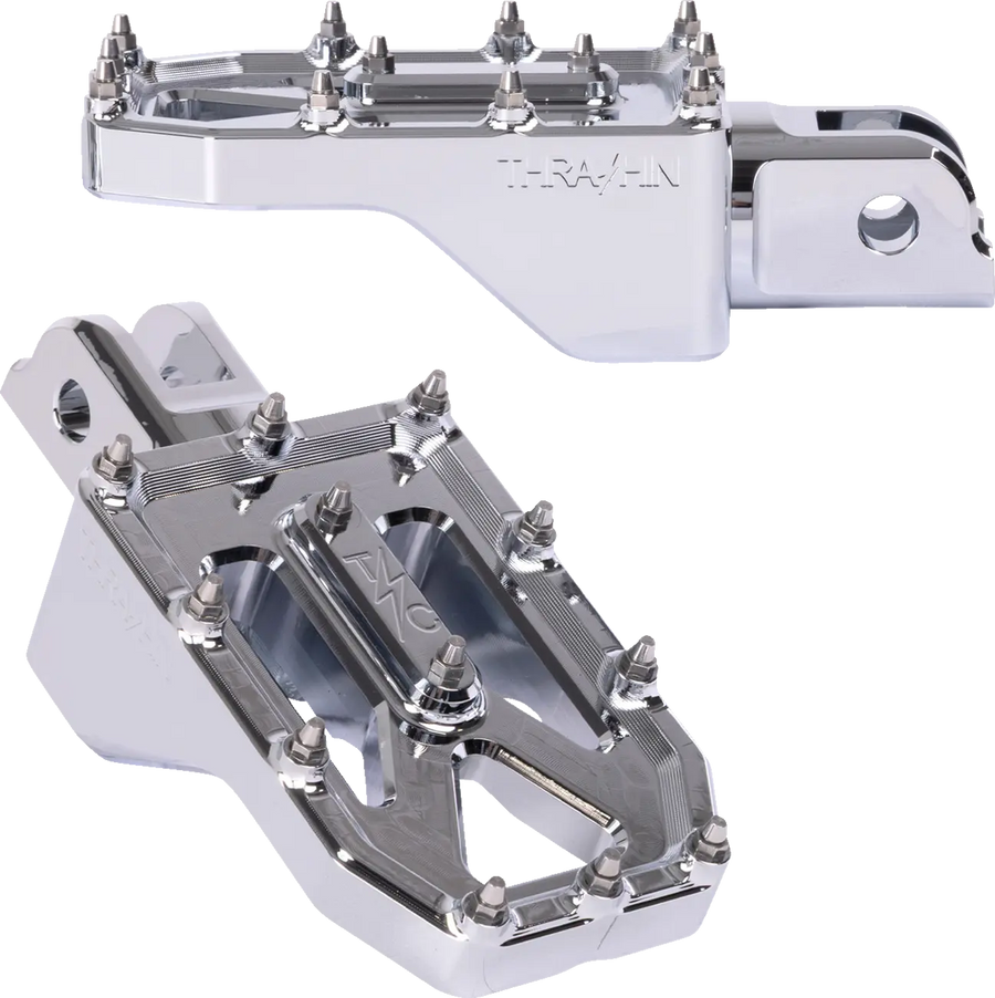 Harley Davidson Softail Street Bob FXBB [THRASHIN SUPPLY CO.] - Agressor footpegs
