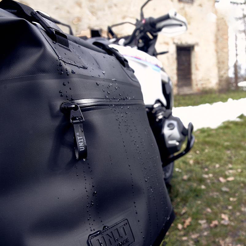 BMW R nineT 1200 Urban G/S (niedriger Auspuff) [2017-2023] - Khali Seitentasche aus TPU 35L - 45L + Aluminiumplatte