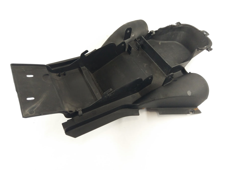 Aprilia RST 1000 Futura [2004] - Carenagem interna traseira parte inferior