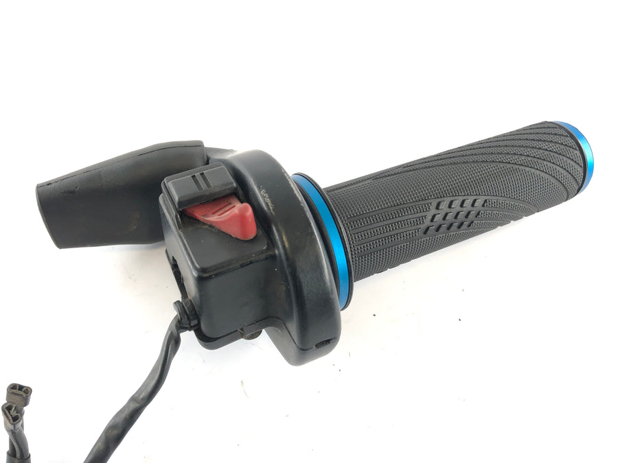 Yamaha TT 600 R DJ01 [2000] - interruptor do guidão à direita com aderência do acelerador