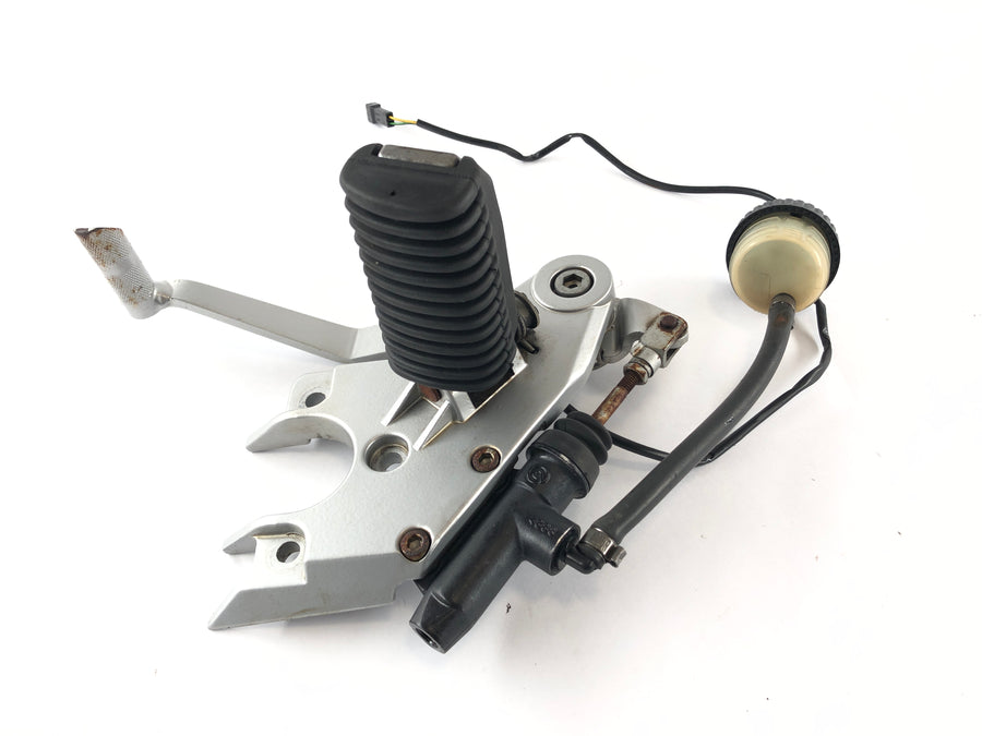 BMW R 1100 R 259 [1995] - Placa Rast no pedal do freio direito e bomba de freio