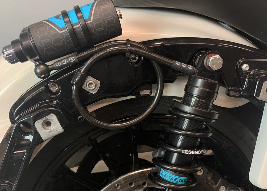 Harley-Davidson FLTRXSTSE 1977 Road Glide ST CVO 121 [2025] - REVO ARC Remote Reservoir Außenbefestigung – Bild 4
