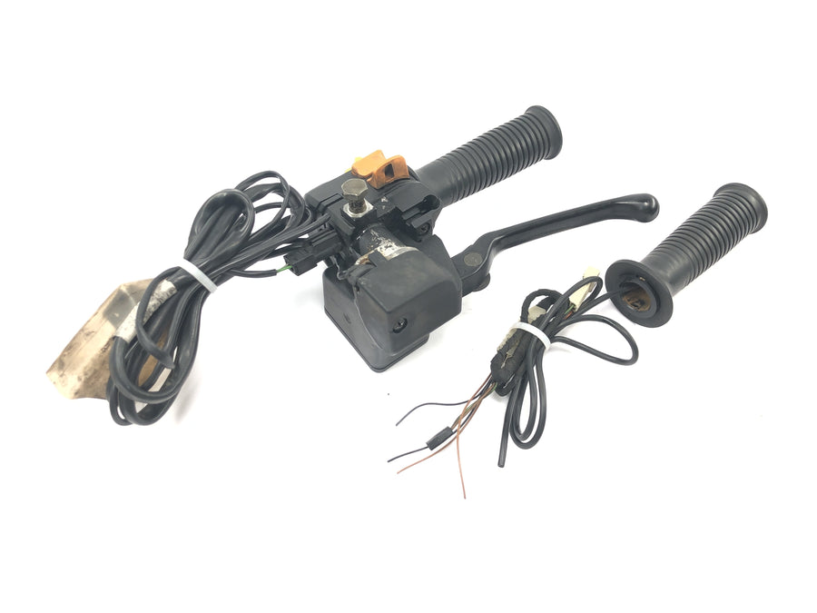 BMW K 1100 RS [1994] - Encaixe do guiador, direito, caixa dos interruptores, alavanca do travão, bomba do travão de mão, conjunto de punhos aquecidos