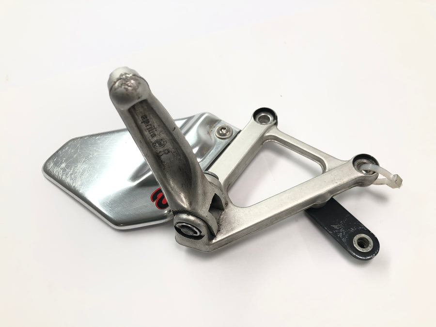 Aprilia RSV 1000 RP Mille [2001] - Sistema de apoio para os pés direito do motorista
