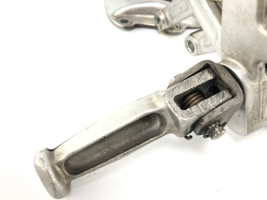 Triumph Daytona 955i T595 [1999] - ARES do pé do motorista com o pedal do freio