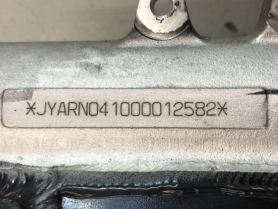 Yamaha YZF R1 RN04 [2001] - Quadro chassi principal com papéis