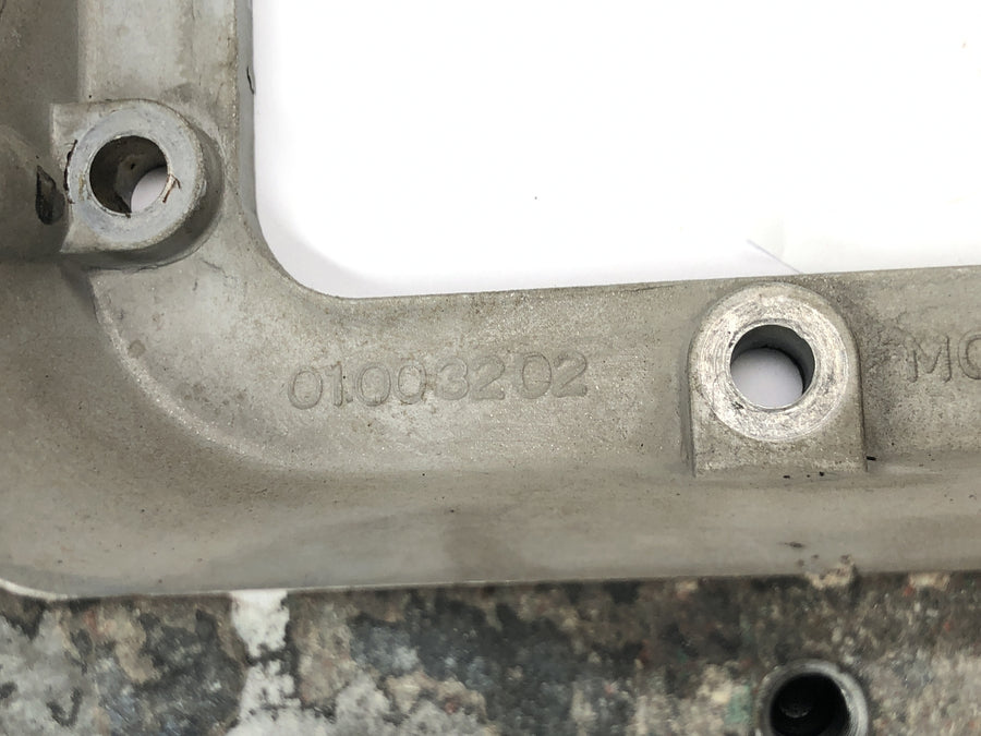 Moto Guzzi V11 Sport [1999] - Estrutura espaçadora do cárter placa adaptadora espaçadora do cárter