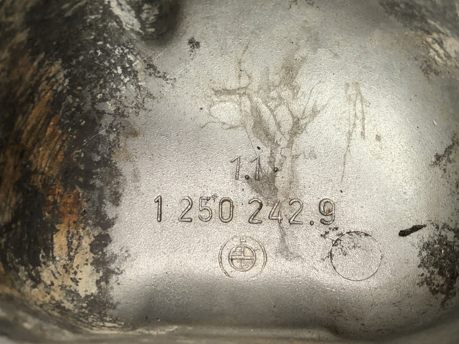 BMW R 75/5 [1973] - tampa da válvula à esquerda