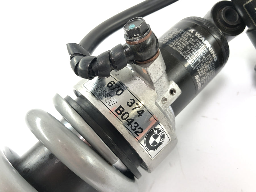 BMW R 1200 ST R1ST [2006] - Absorvedor de choque de mola na parte traseira.