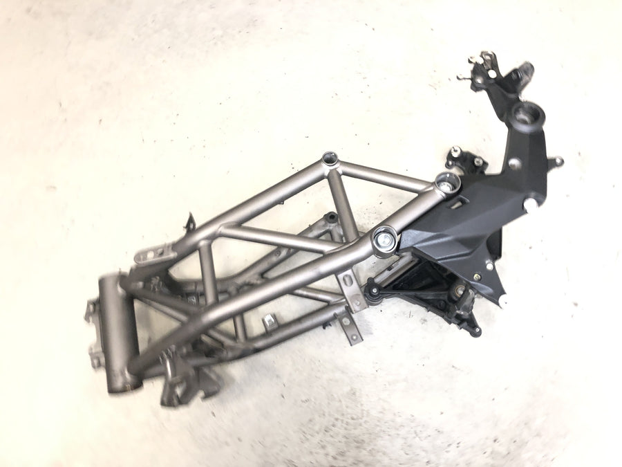 Ducati Multistrada 1200 S Touring [2009] - Quadro principal com papéis