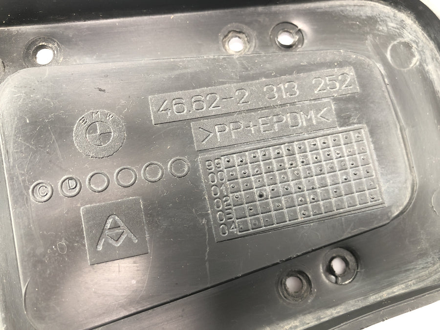 BMW R 1150 GS R21 [2002] - Tampa protetora contra respingos no suporte da luz traseira