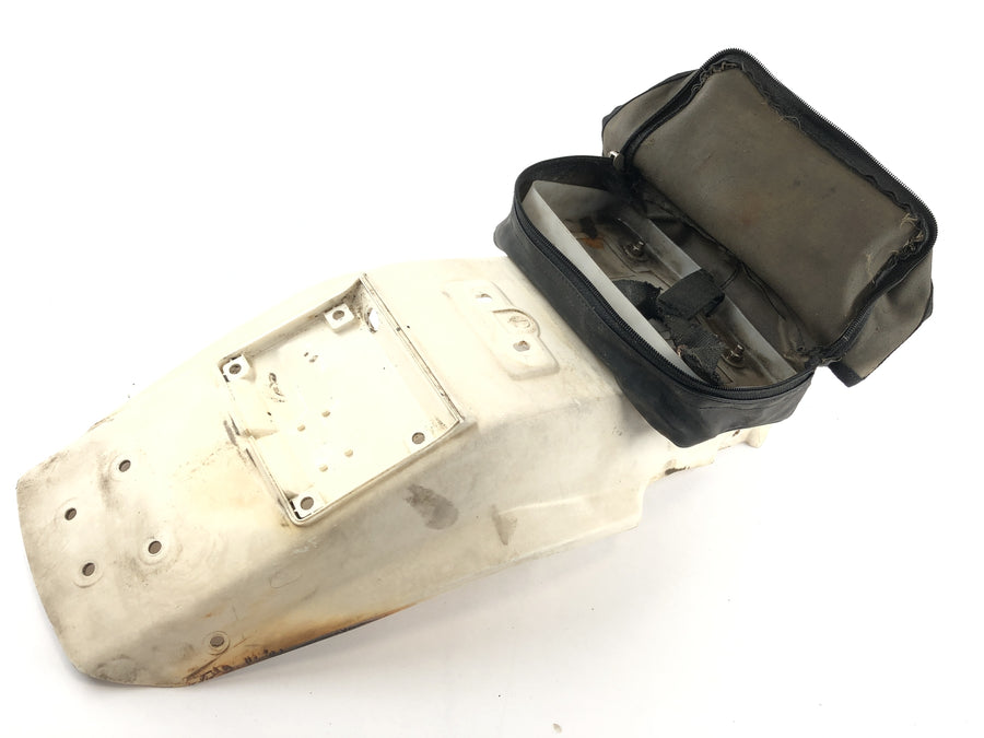 Yamaha TT 600 59X [1986] - traseira da asa Fagle com um bolso de ferramenta