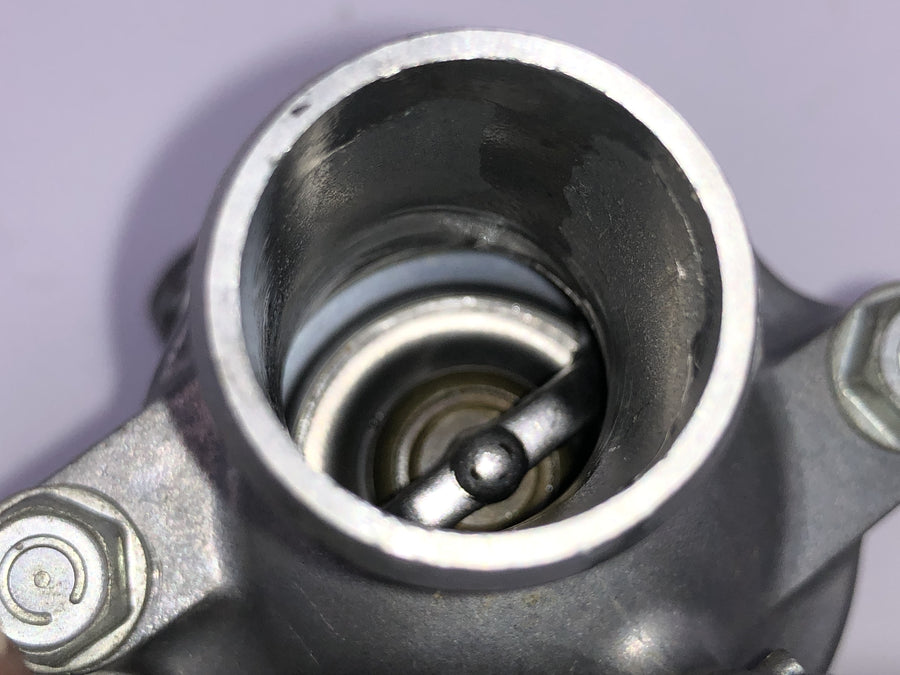 Honda CBR 1000 RR SC59 [2008] - Termostato distribuidor de água de refrigeração