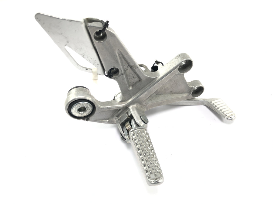 Honda CBR 1000 RR SC59 [2008] - Sistema de apoio para os pés direito com pedal de freio, apoio para os pés do motorista, apoio para os pés