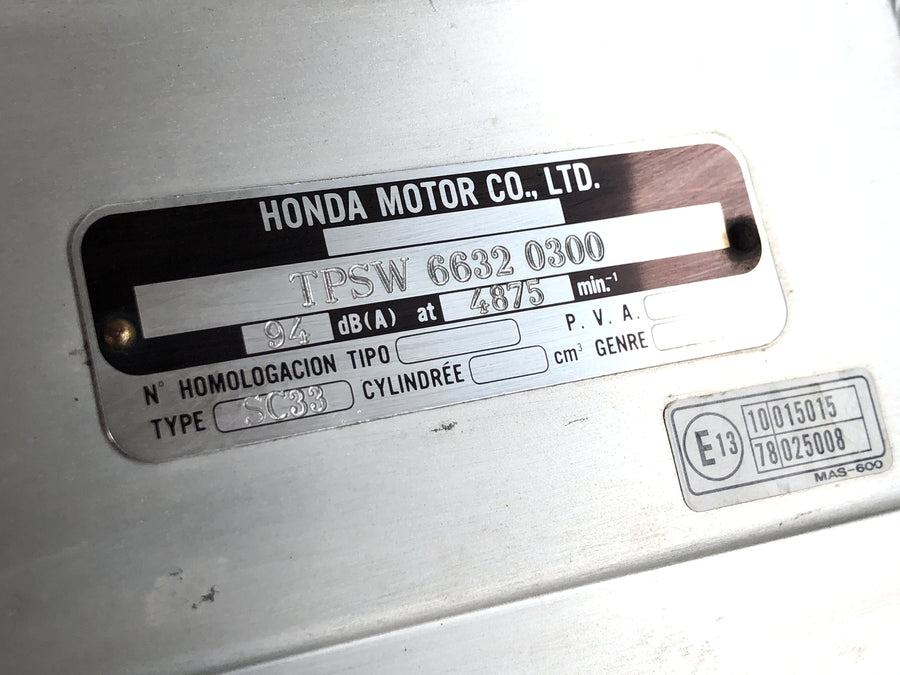 Honda CBR 900 RR Fireblade SC33 [2000] - Quadro principal com papéis