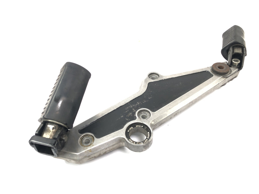 Kawasaki Z 1100 KZZ10A [1984] - Placa de apoio para os pés à esquerda com apoios para pés