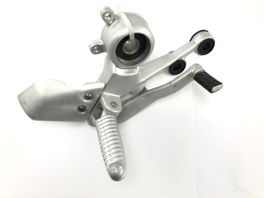 Ducati Monster SR2 800 M4 [2006] - Sistema de apoio para os pés apoio para os pés direito do motorista com pedal de freio