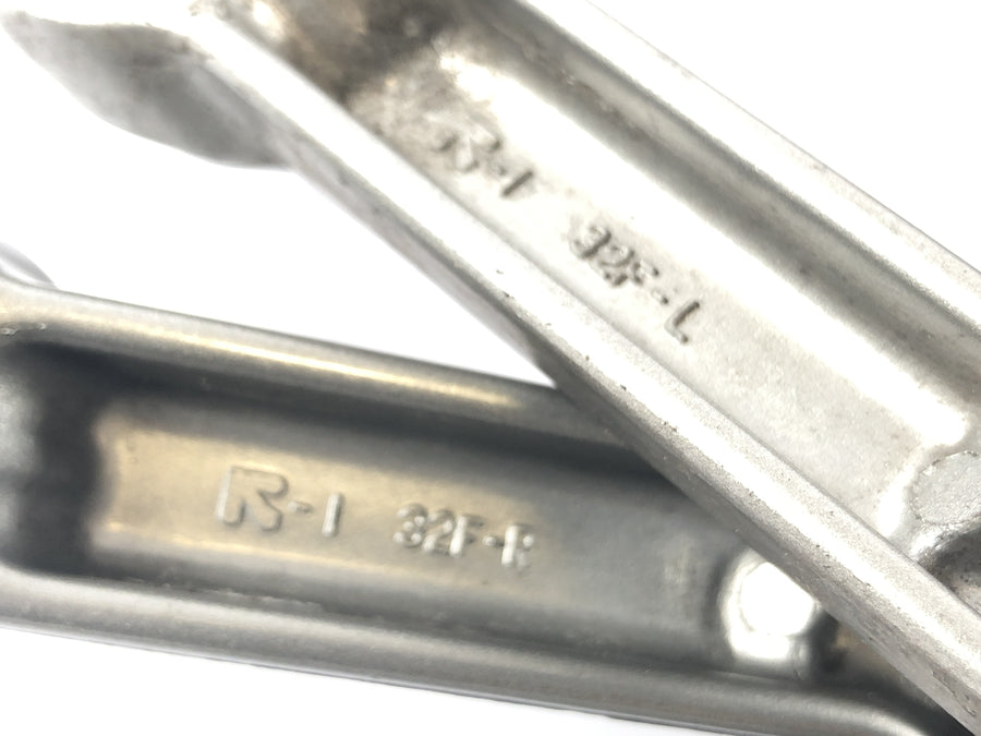 Suzuki GSF 1200 S Bandit WVA9 [2003] - Pediatric Footes com um suporte para os apoios para os pés esquerda e direita