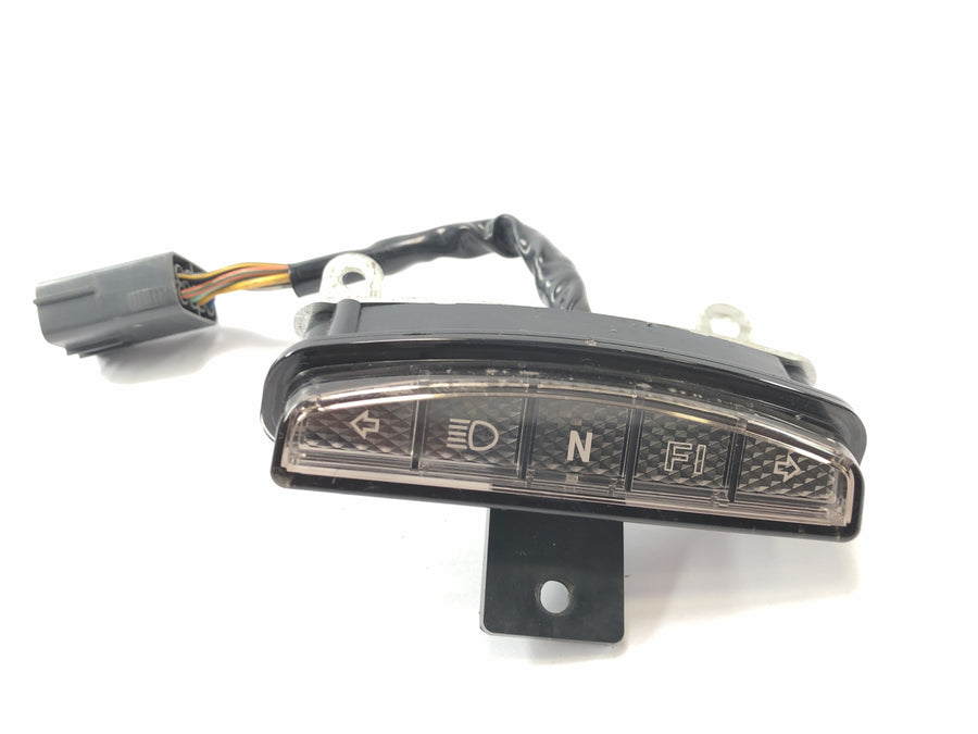 Suzuki VZ 1500 WVCU [2011] - Visor multifuncional com luz indicadora