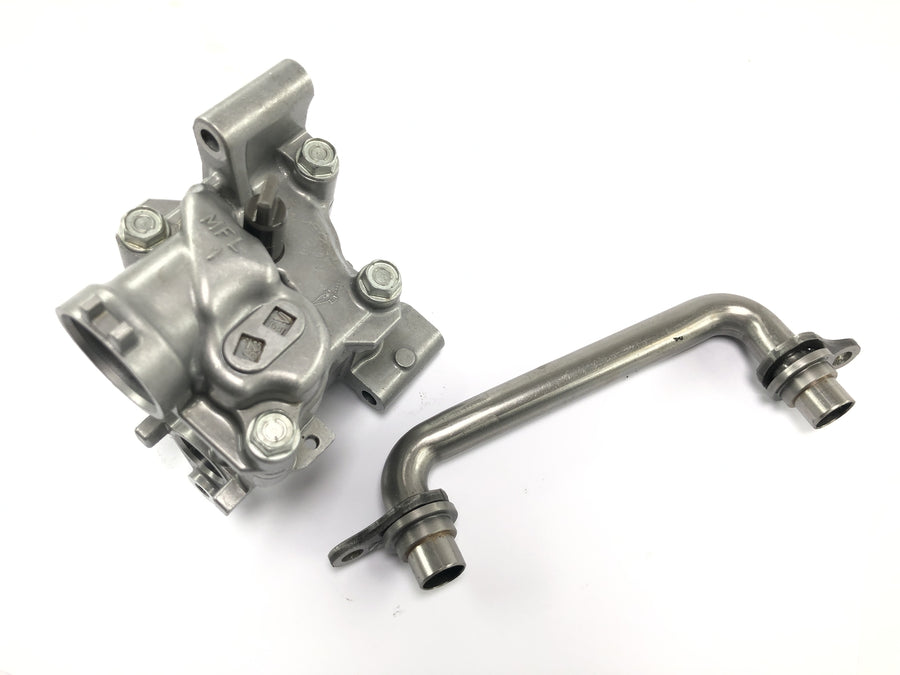 Honda CBR 1000 RR SC59 [2008] - Bomba de óleo bomba de abastecimento de óleo com tubo de óleo de linha de entrada