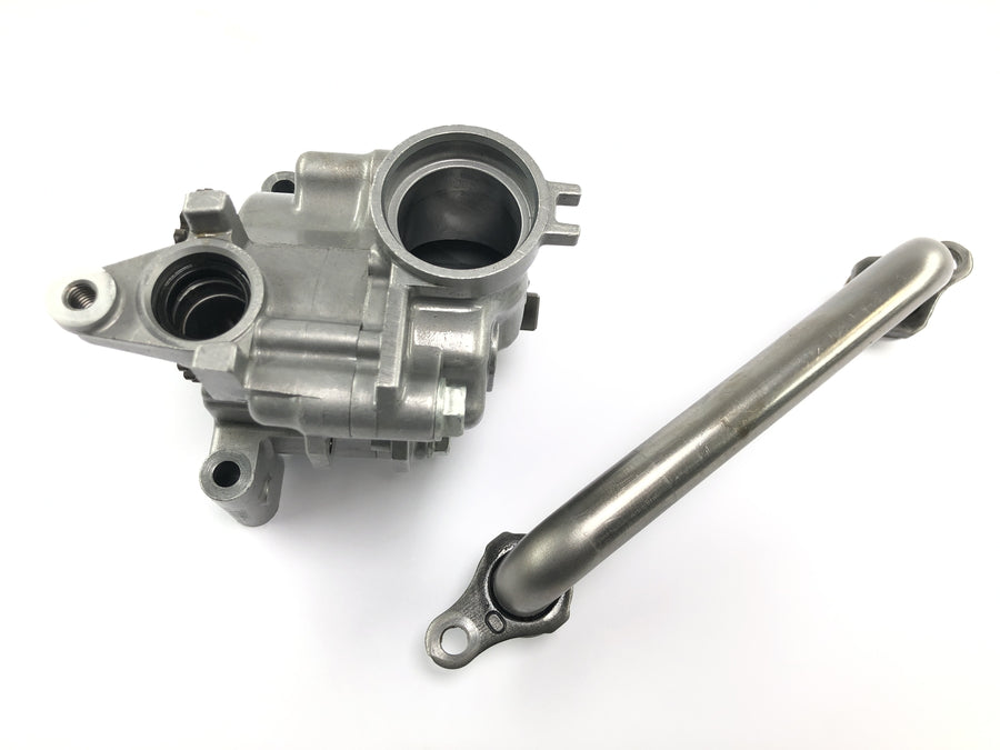 Honda CBR 1000 RR SC59 [2008] - Bomba de óleo bomba de abastecimento de óleo com tubo de óleo de linha de entrada