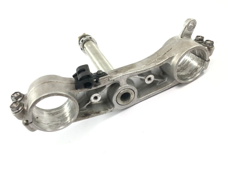Suzuki GSX R 1000 WVBZ K3 [2003] - ponte do garfo inferior, braçadeira do garfo da ponte inferior da cabeça de direção