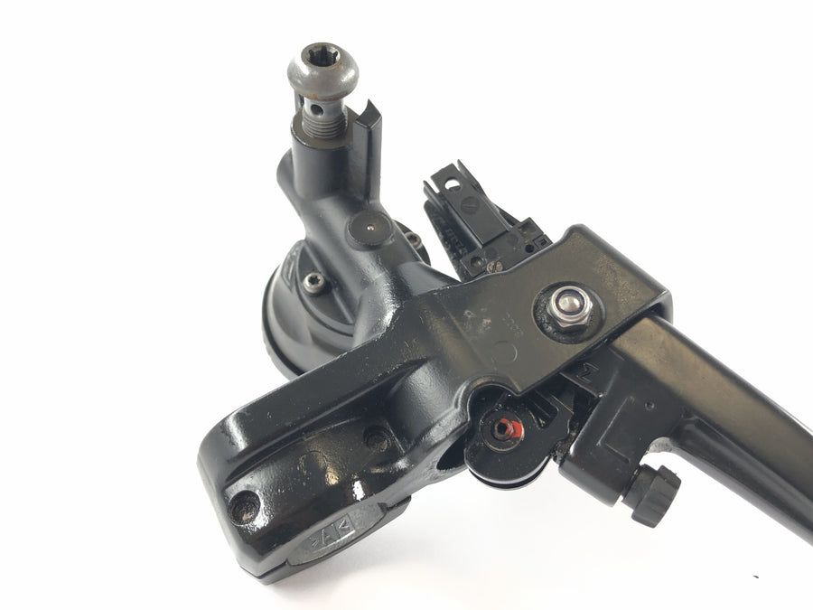 BMW K 1300 S K12S [2010] - Encaixes do guidão da bomba de embreagem à esquerda