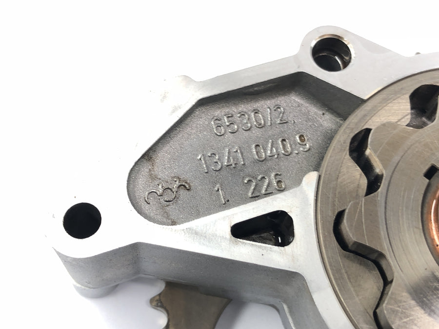 BMW R 1150 R R21 [2003] - Bomba de óleo com eixo de bomba de óleo e carcaça