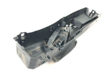 Yamaha MT07 RM04 [2014] - Compartimento de ferramentas traseiro do painel interno da subestrutura traseira - 0