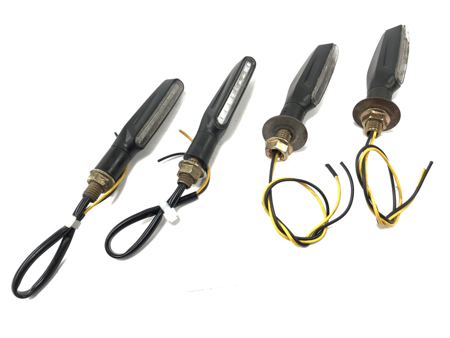 Yamaha YZF R1 RN09 [2003] - Sinais de volta do LED BLINKER Conjunto