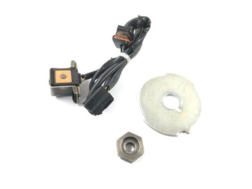 Kawasaki ZRX 1200 S ZRT20A [2001] - Porca da roda de pulso do sensor de captação do gerador de pulso de ignição
