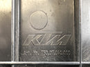 KTM 690 SM Prestige [2007] - Área de assento no assento da motocicleta no assento-4