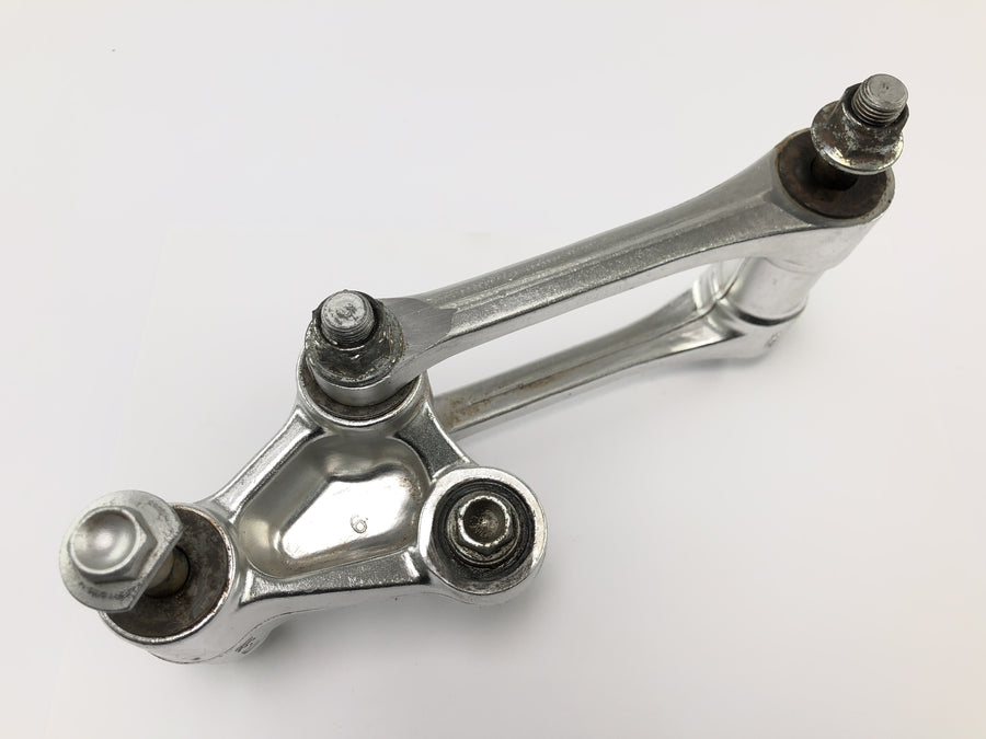 SWM RS 125 R B2 [2020] - Deflexão do suporte da suspensão traseira