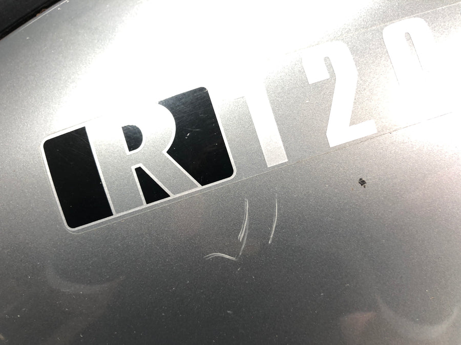 BMW R 1200 ST R1ST [2006] - Limpe o revestimento lateral à esquerda