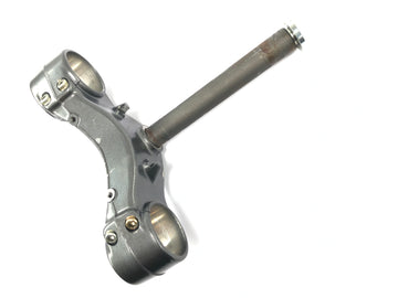Cagiva Planet 125 [1998] - montagem da cabeça de direção da ponte do garfo inferior