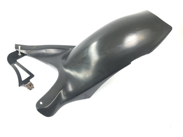 Moto Guzzi Stelvio 1200 8V [2016] - Protetor contra respingos de carbono na tampa da roda traseira