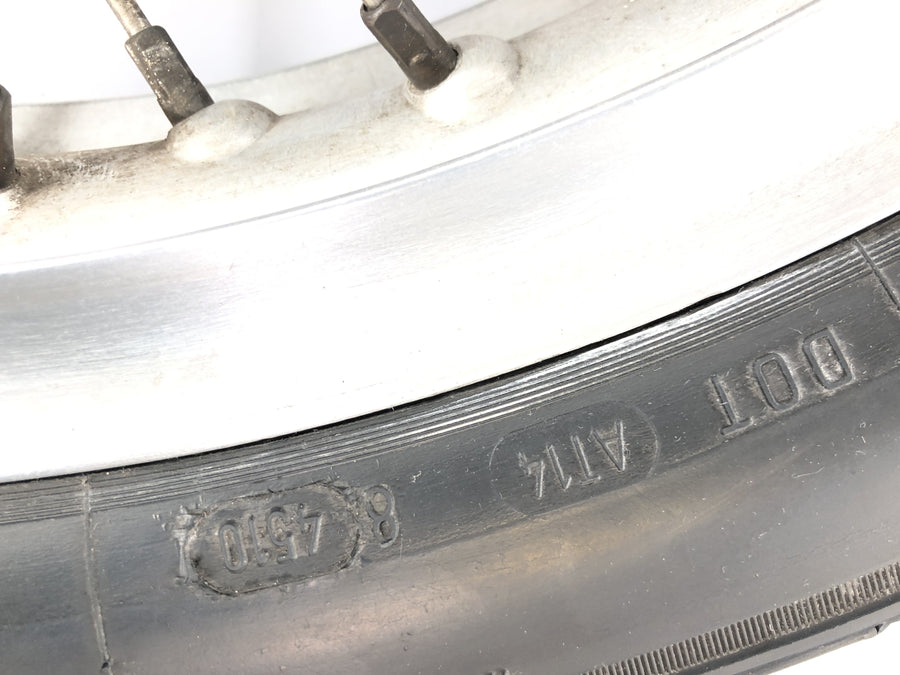 Moto Guzzi V7 Special [1971] - Roda traseira com raios Borrani 18x3